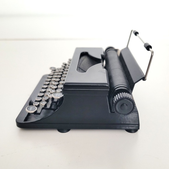 American Girl Historical Girl Kit Kittredge Typewriter Set - Picture 5 of 10